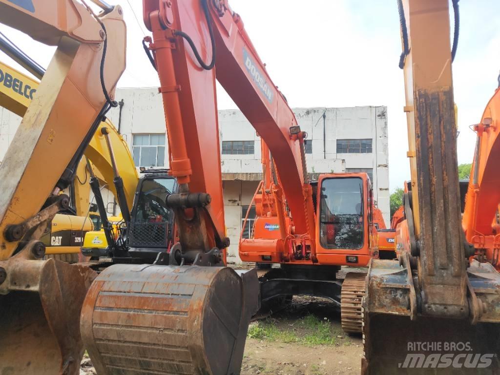 Doosan DH 215-9 Raupenbagger