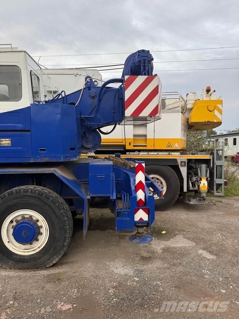 Tadano AR 300E Kranwagen
