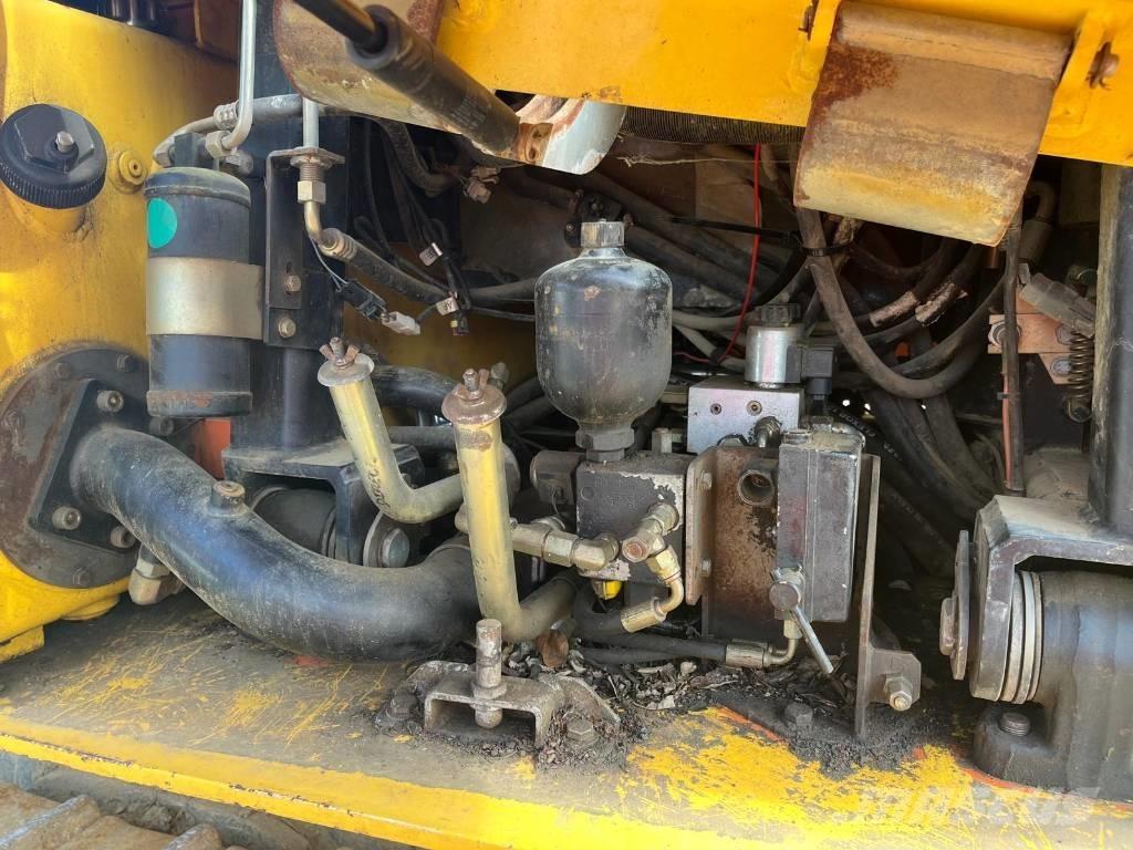 New Holland D180 Bulldozer