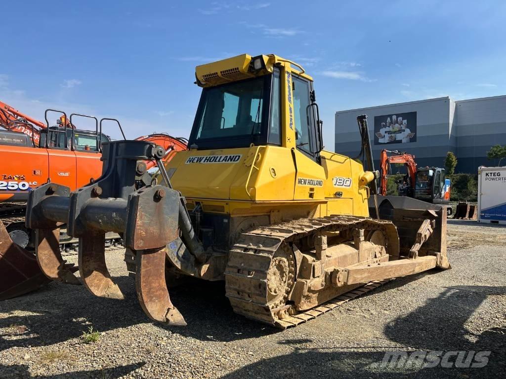 New Holland D180 Bulldozer