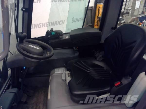 Jungheinrich EFG 215 Elektro Stapler