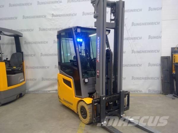 Jungheinrich EFG 215 Elektro Stapler