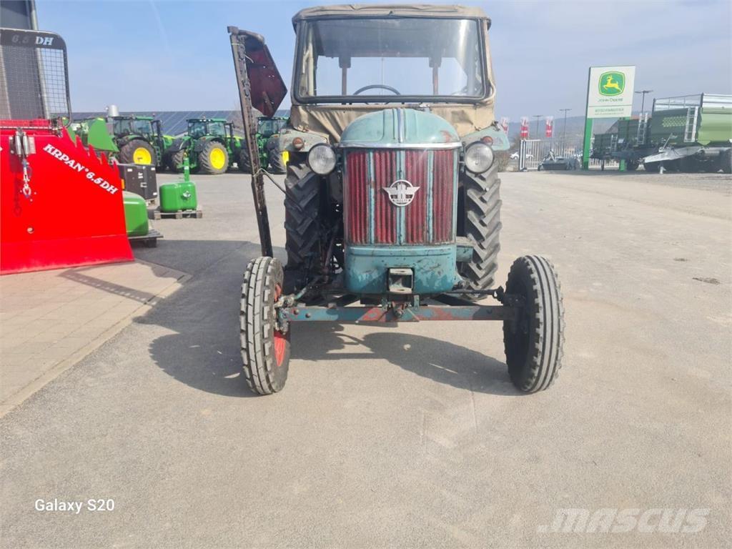 Hanomag R 324 SA Traktoren