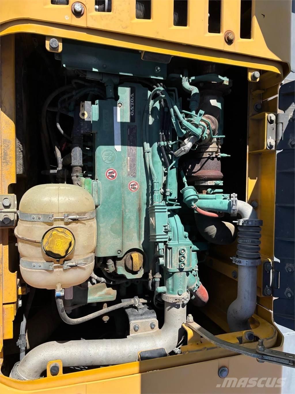 Volvo EC220DL Raupenbagger
