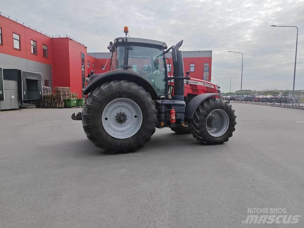 Massey Ferguson 8740 Traktoren