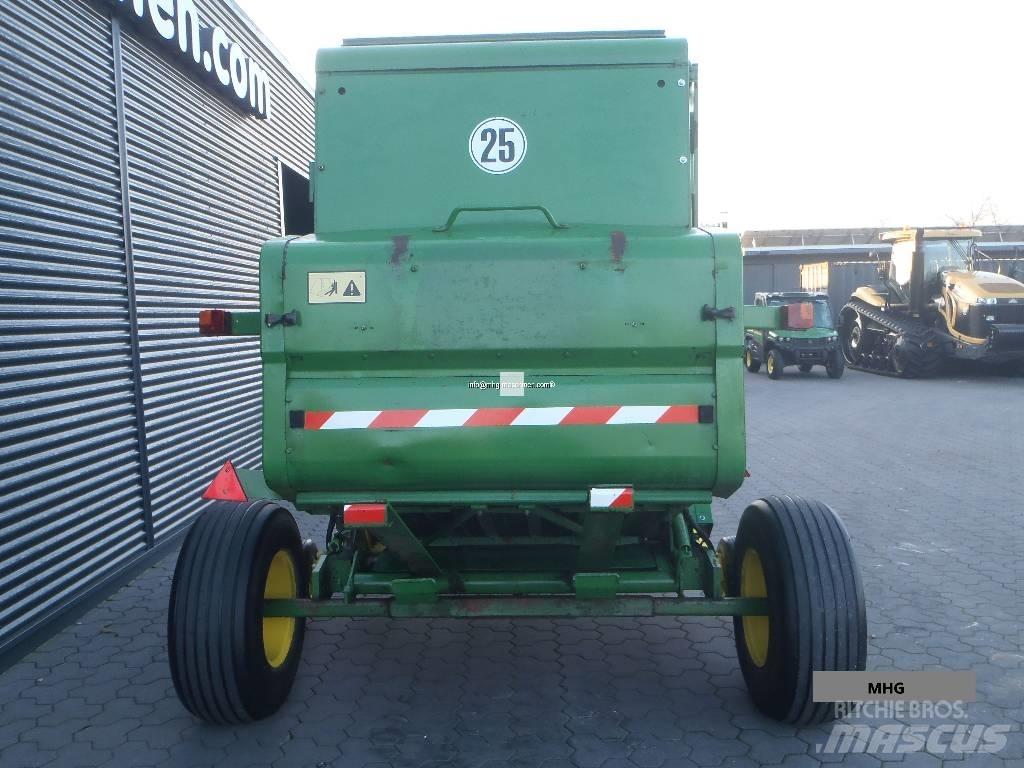 John Deere 590 Rundballenpressen