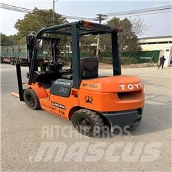Toyota 02-7 FD F 30 Diesel Stapler