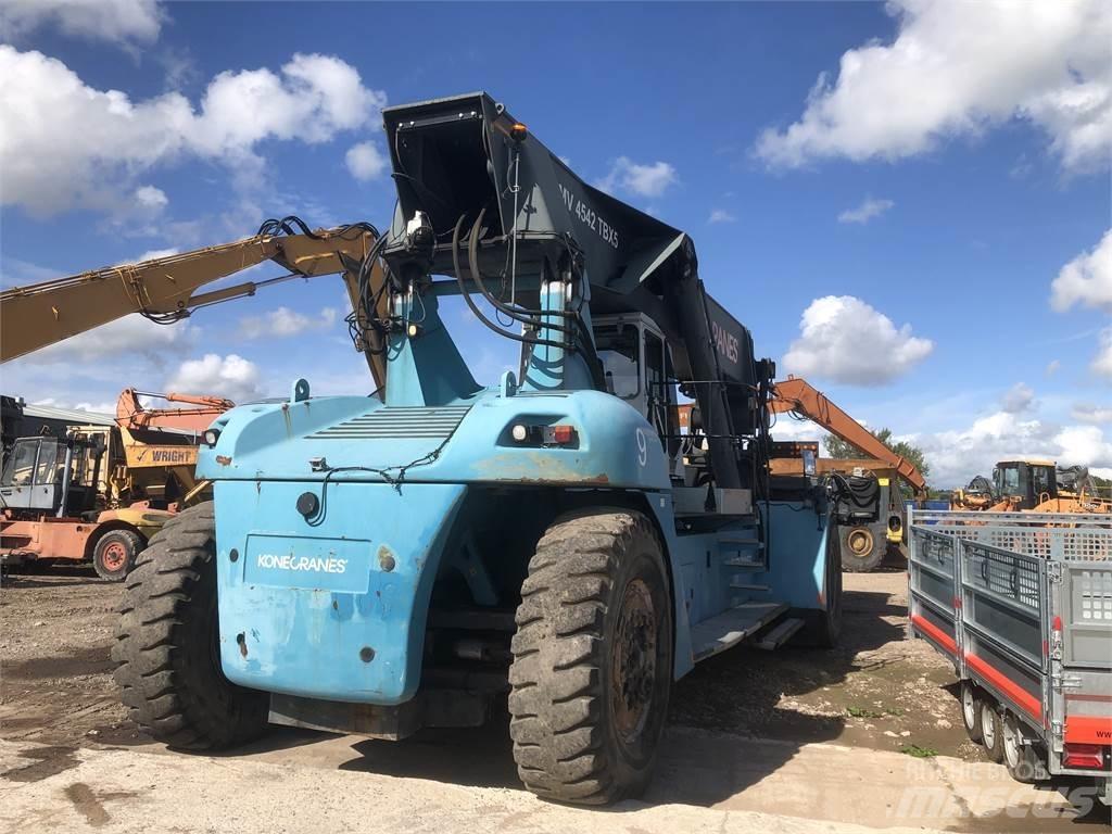 SMV 4542 TBX5 Reach-Stacker