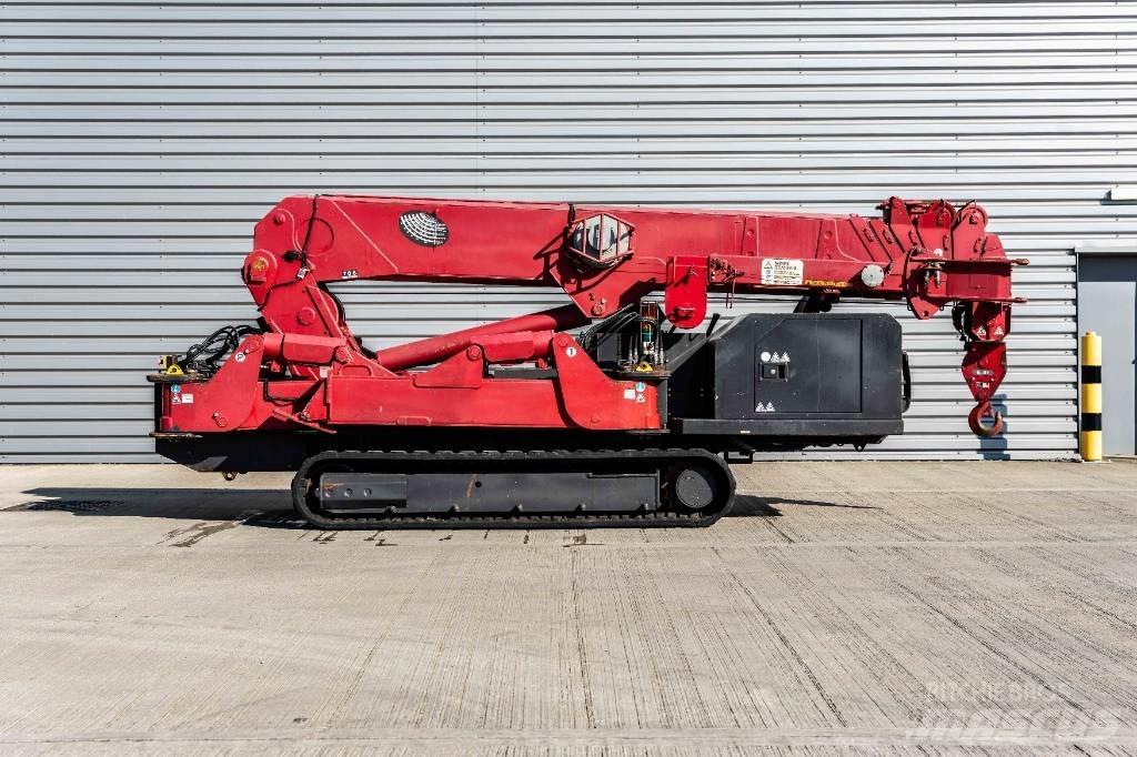 Unic URW-706 Minikrane