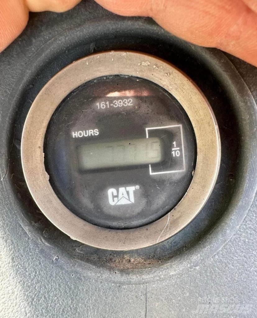 CAT 420 D Baggerlader