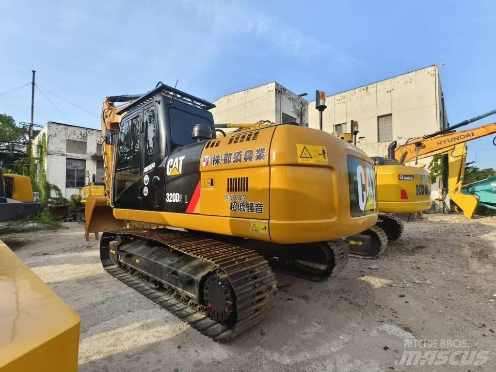 CAT 320 D2L Raupenbagger