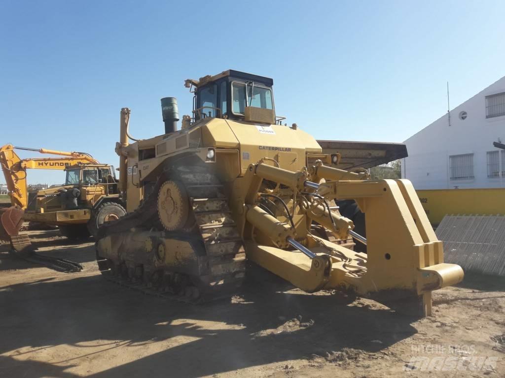 CAT D 10 Bulldozer