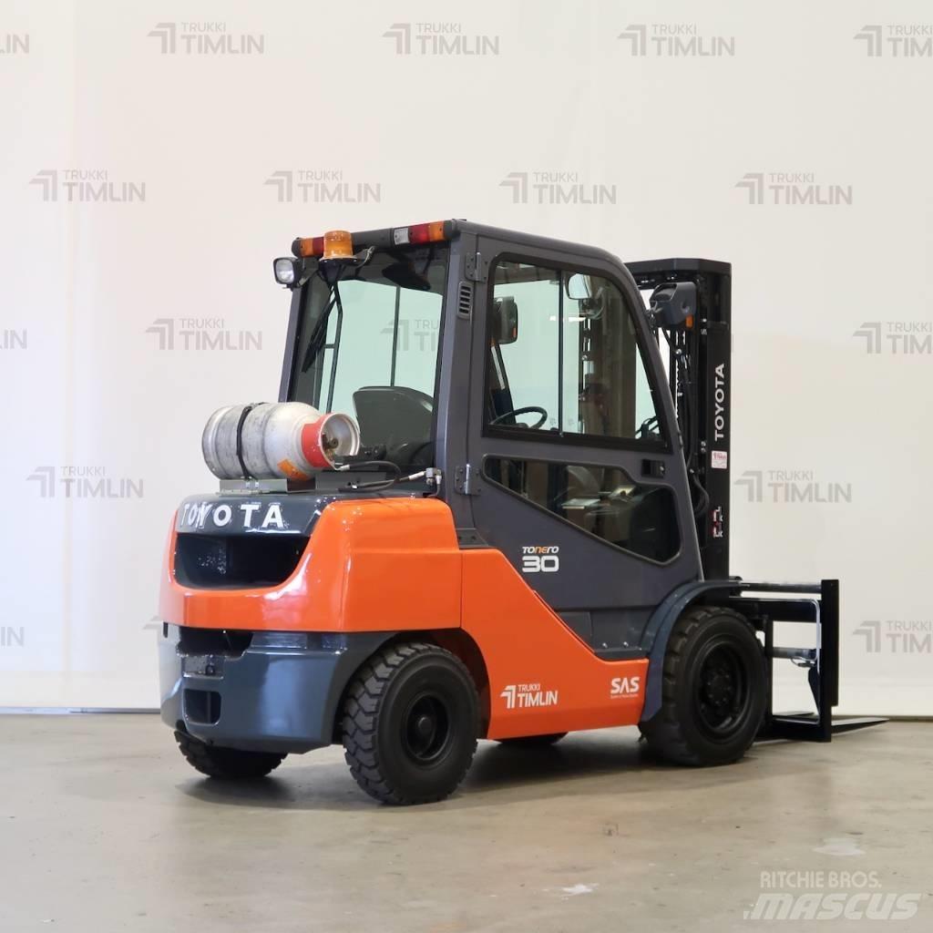 Toyota 02-8FGF30 Gas Stapler