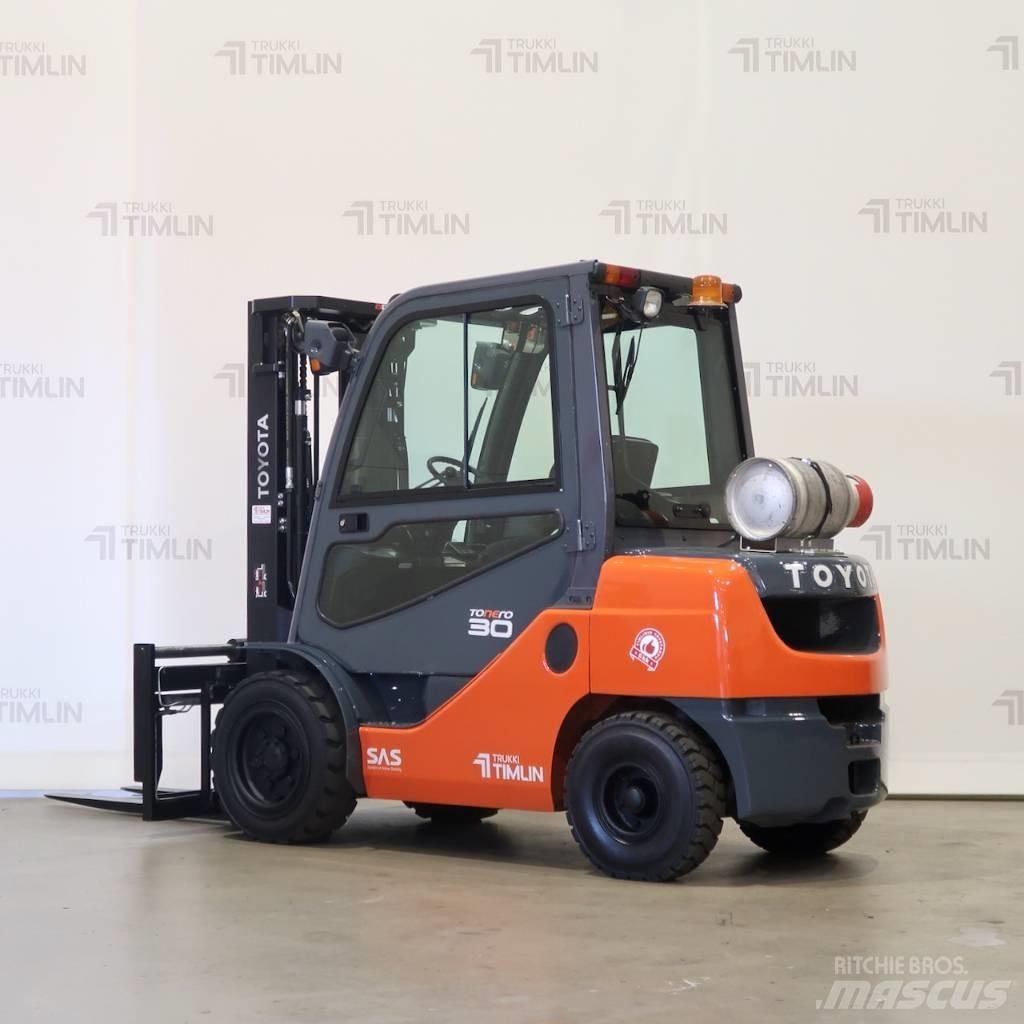 Toyota 02-8FGF30 Gas Stapler