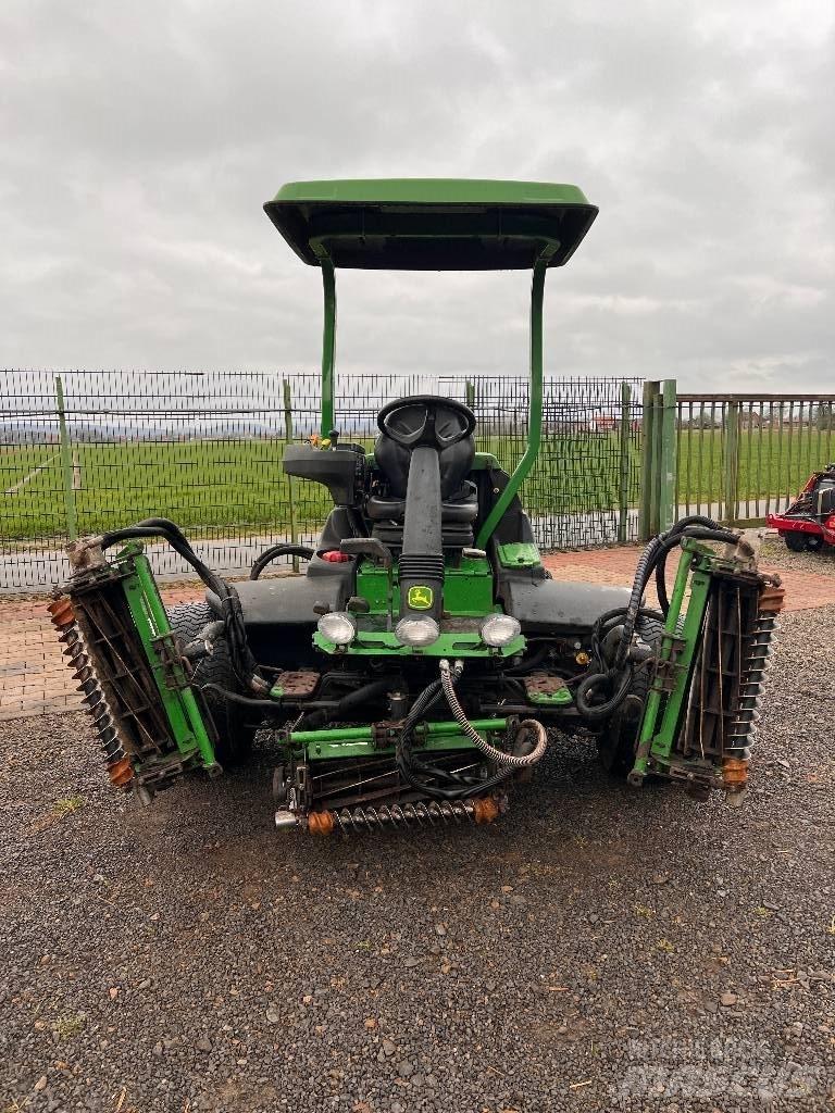 John Deere 8700 Fairway-Mäher