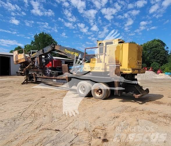 Tigercat 250 Gelenkausleger Lader
