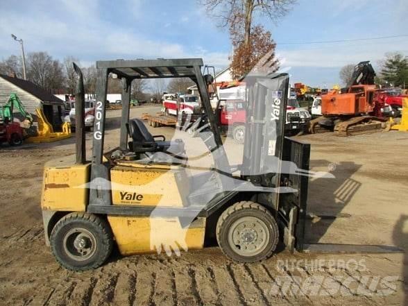 Yale GDP080LG Diesel Stapler