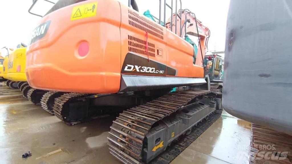 Doosan DX300 LC-9C Raupenbagger