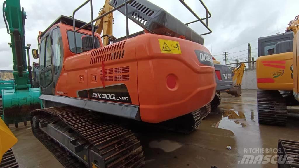 Doosan DX300 LC-9C Raupenbagger