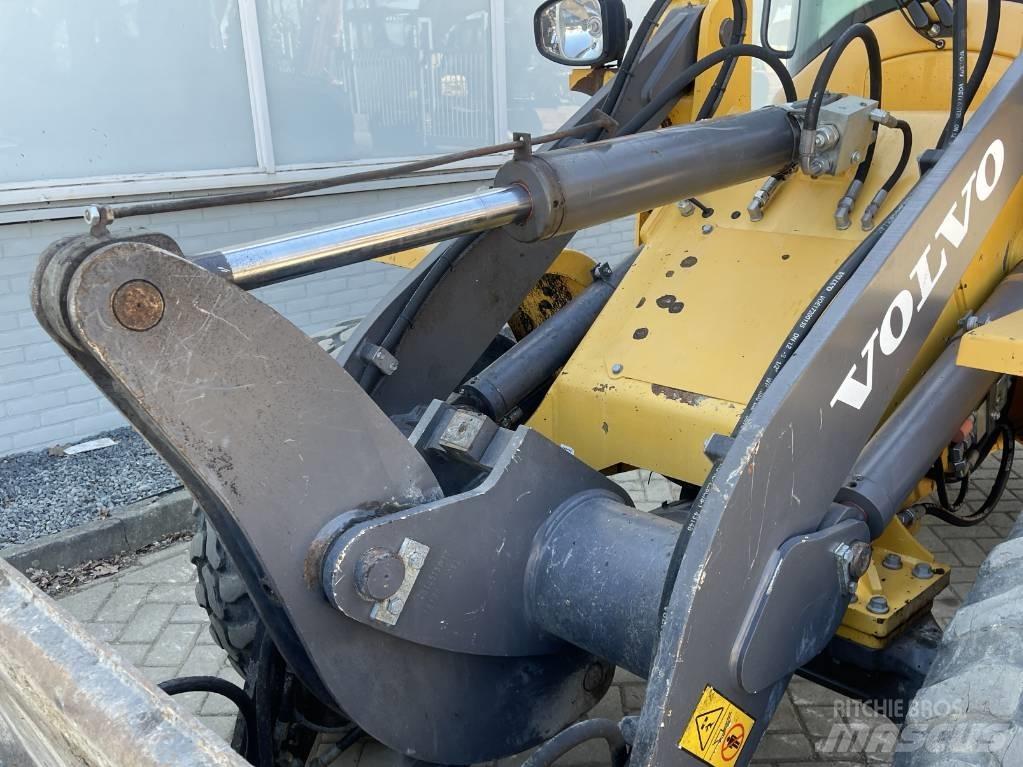 Volvo L 30 G     2018     CE Radlader