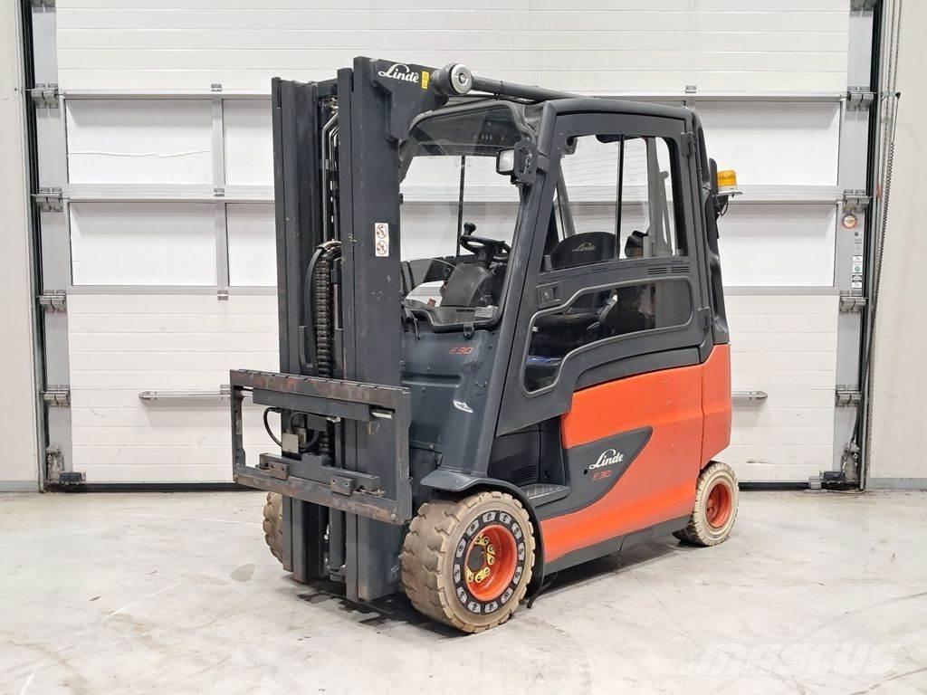 Linde E30HL-01/600 Elektro Stapler