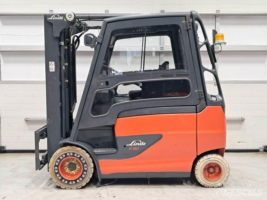 Linde E30HL-01/600 Elektro Stapler