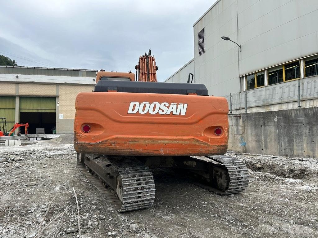 Doosan DX 255 LC Raupenbagger