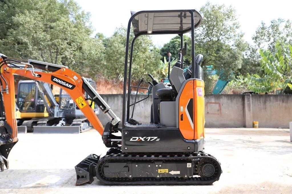 Doosan DX 17 Raupenbagger