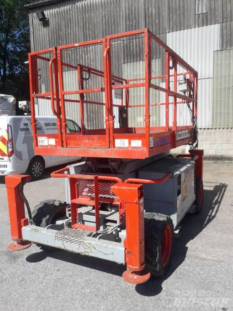 SkyJack SJ 6832 RT Scheren-Arbeitsbühnen