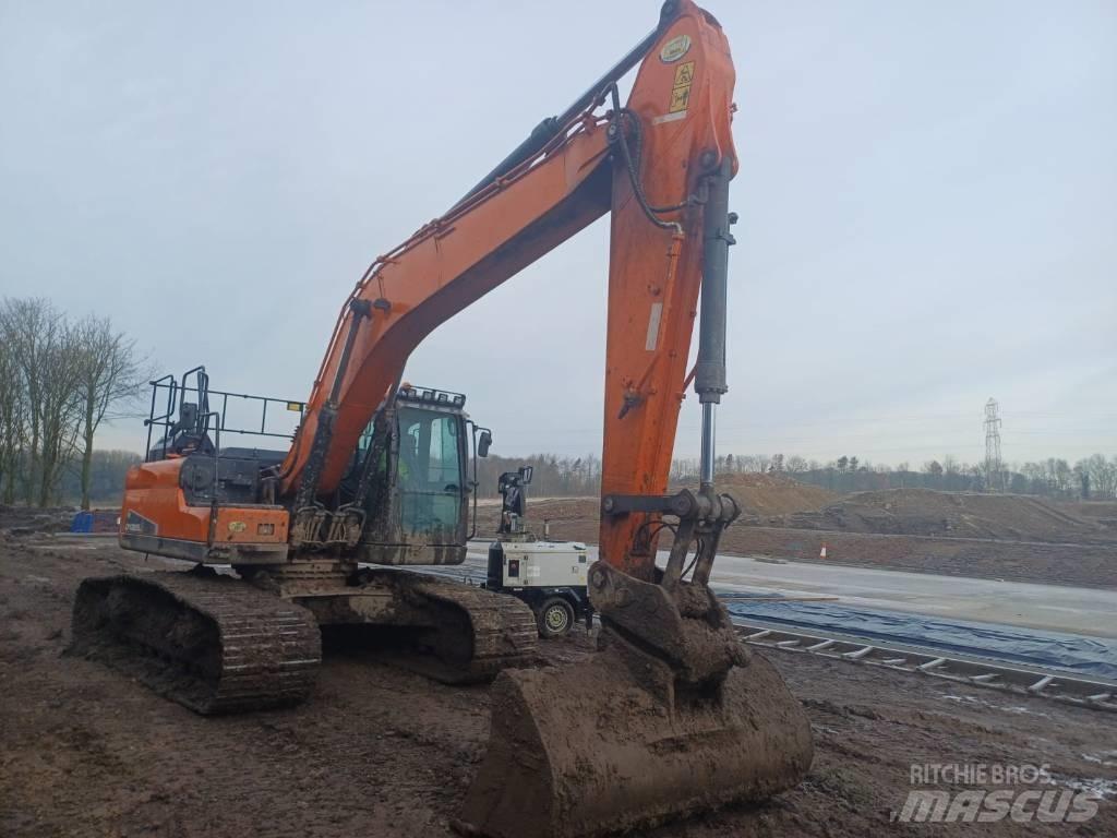 Doosan DX 225 LC-5 Raupenbagger