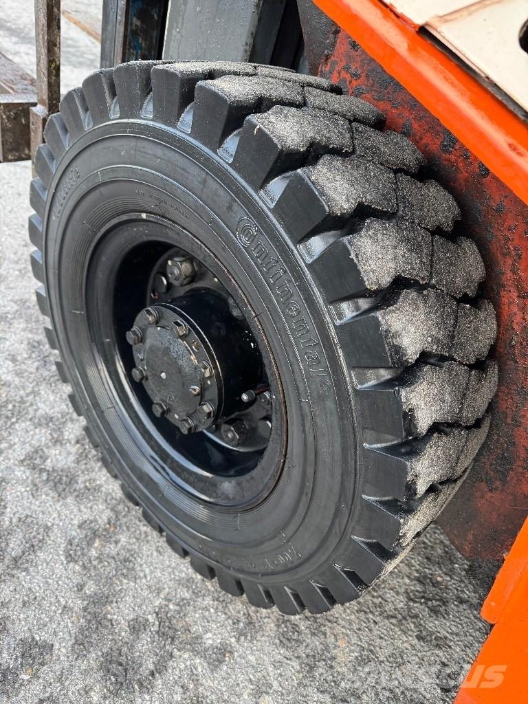 Nissan 25 Gas Stapler