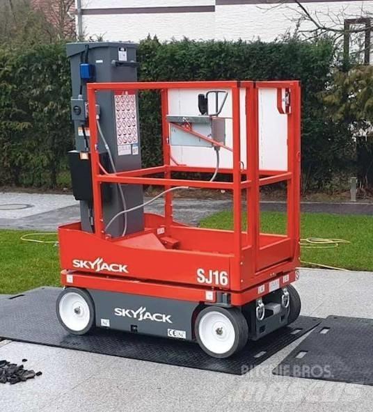 SkyJack SJ16 Scheren-Arbeitsbühnen