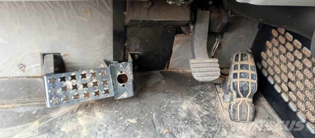 CAT 730 C Dumper - Knickgelenk