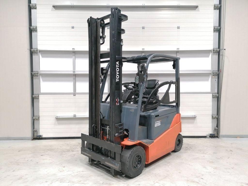 Toyota 8FBMKT25 Elektro Stapler