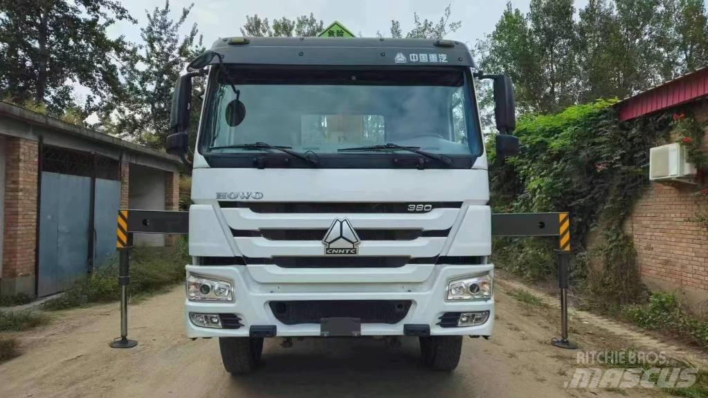 Howo 371 375 380 Kranwagen