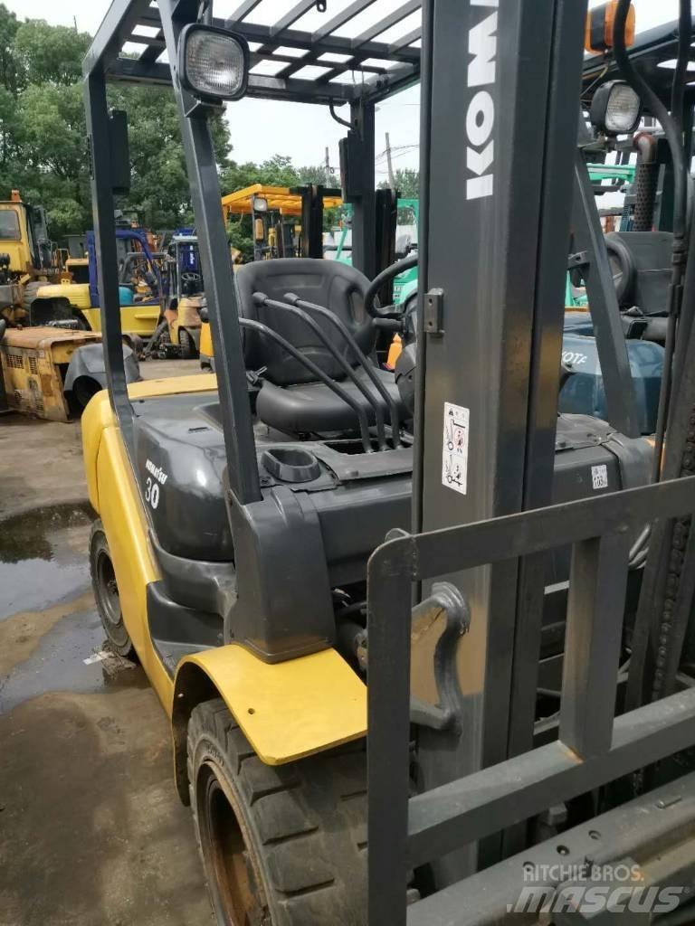 Komatsu 30 Teleskoplader