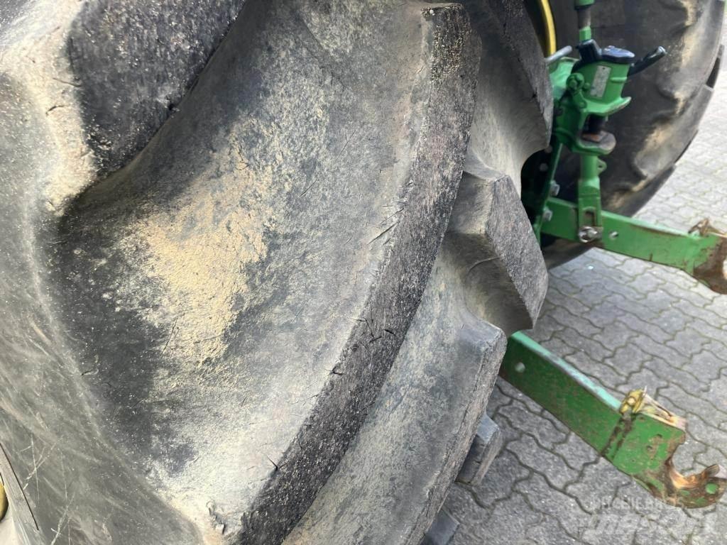 John Deere 6215R Traktoren