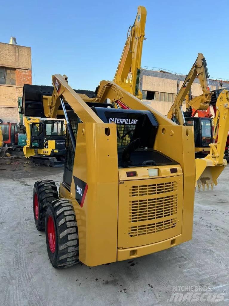 CAT 246D Kompaktlader