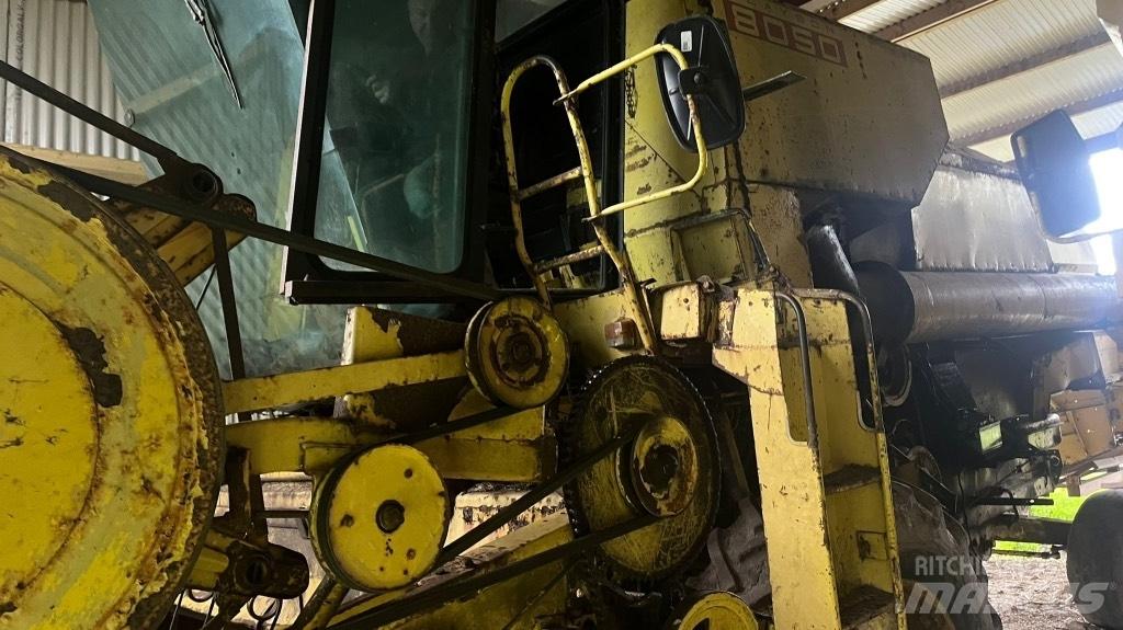 New Holland 8050 Mähdrescher