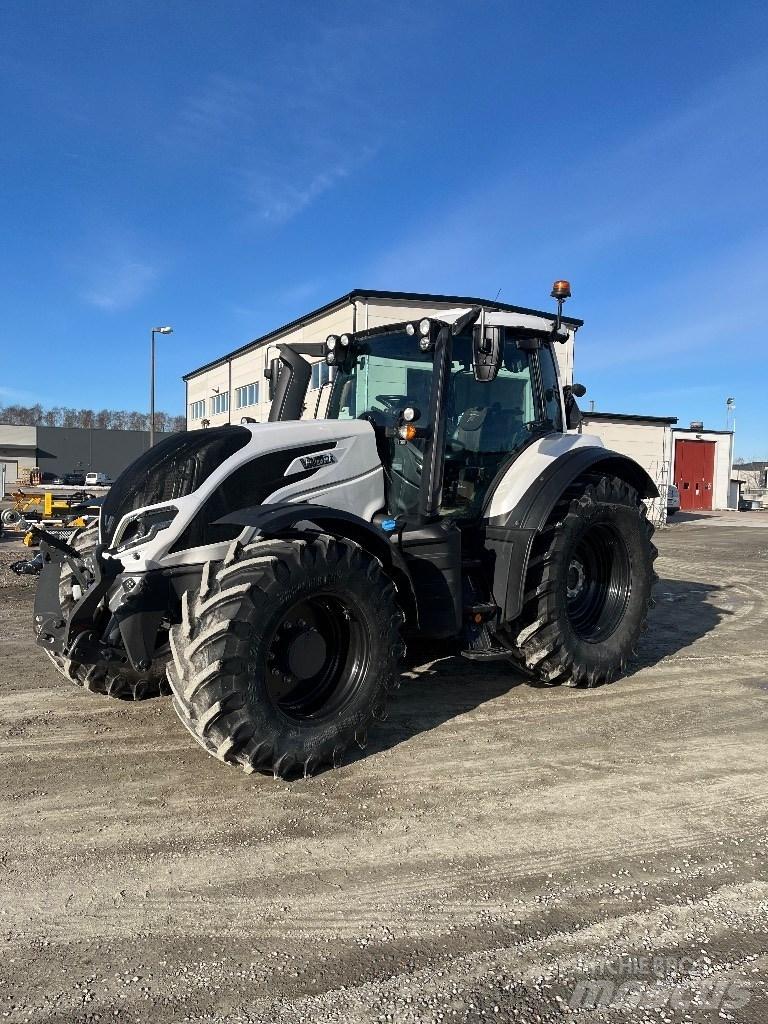 Valtra T 175 Direct Traktoren