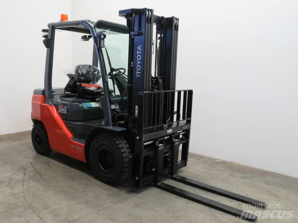 Toyota 8 FDF 25 Diesel Stapler