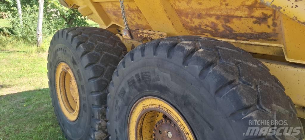 Bell B 30 E Dumper - Knickgelenk