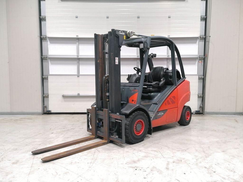Linde H35T-02 Gas Stapler