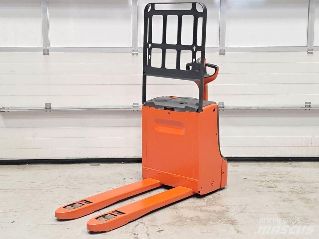 Linde T18 Niedergabelstapler