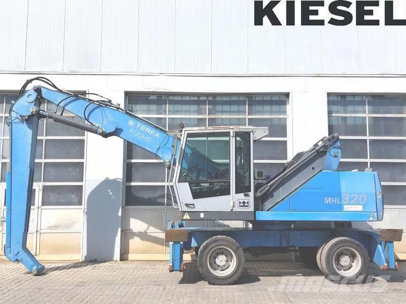 Fuchs MHL 320 F Materialumschlag