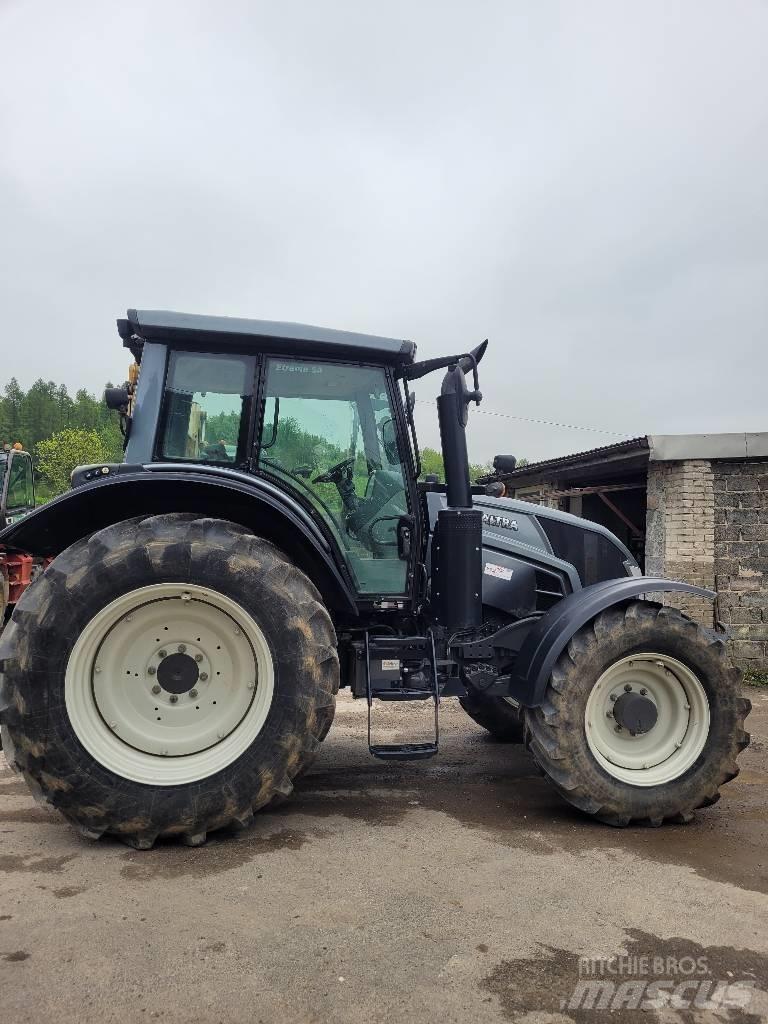 Valtra N 104 Traktoren