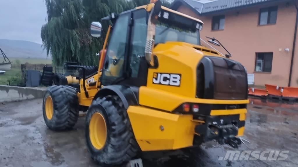 JCB TM 320S Teleskoplader für Landwirtschaft