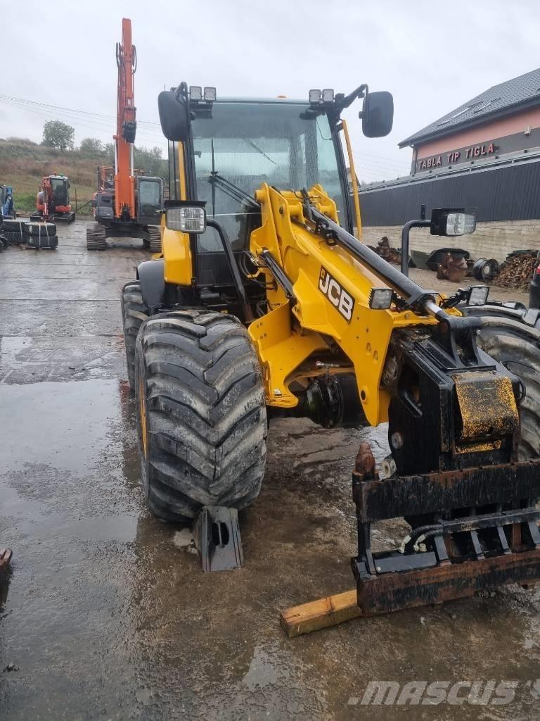 JCB TM 320S Teleskoplader für Landwirtschaft