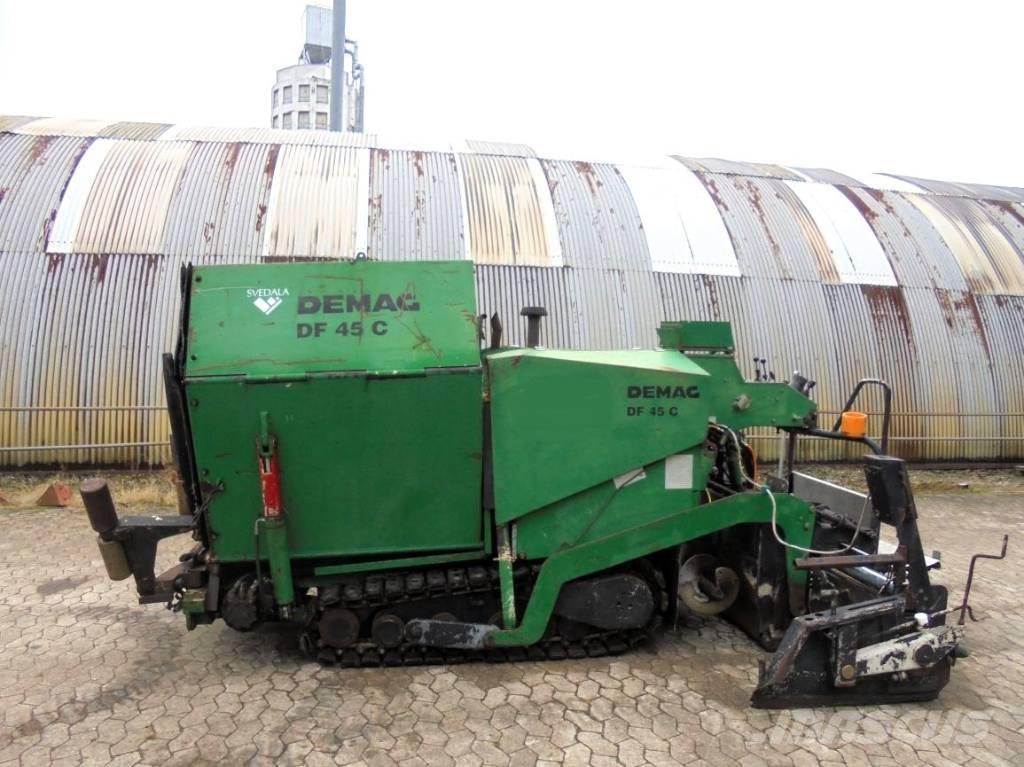 Demag DF 45 C Strassenfertiger