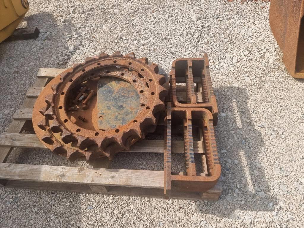 CAT 320 D FOR PARTS Raupenbagger